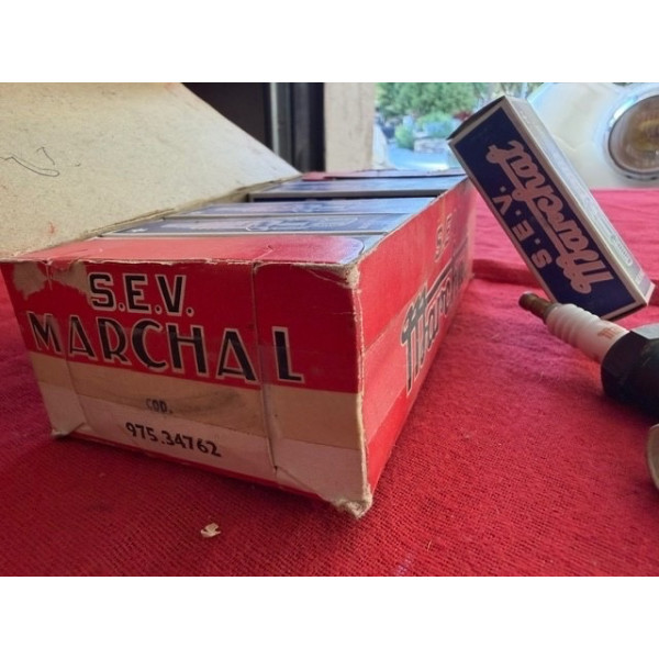 Lot 12 bougies neuves Marchal HF 34 F pour Ferrari 250 275 330 moteur Colombo