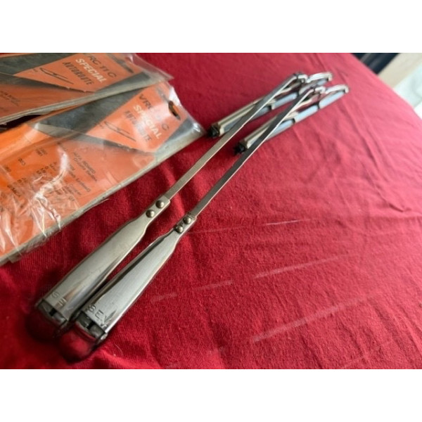 2 bras SEV + essuie glace NF PJ Peugeot 404 berline break