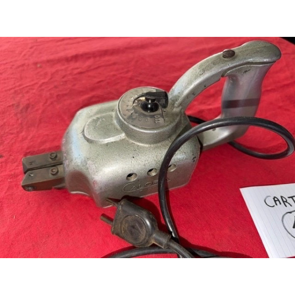 Retailleuse pneus poids lourd Caloria vintage avec lames Citroën U23 Peugeot D4
