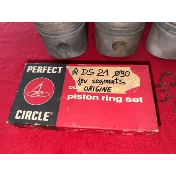 Ensemble de chemises pistons axe segments neuf origine Citroën DS 21 carbu ou IE