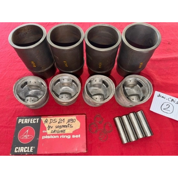 Ensemble de chemises pistons axe segments neuf origine Citroën DS 21 carbu ou IE