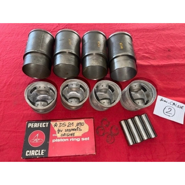 Ensemble de chemises pistons axe segments neuf origine Citroën DS 21 carbu ou IE