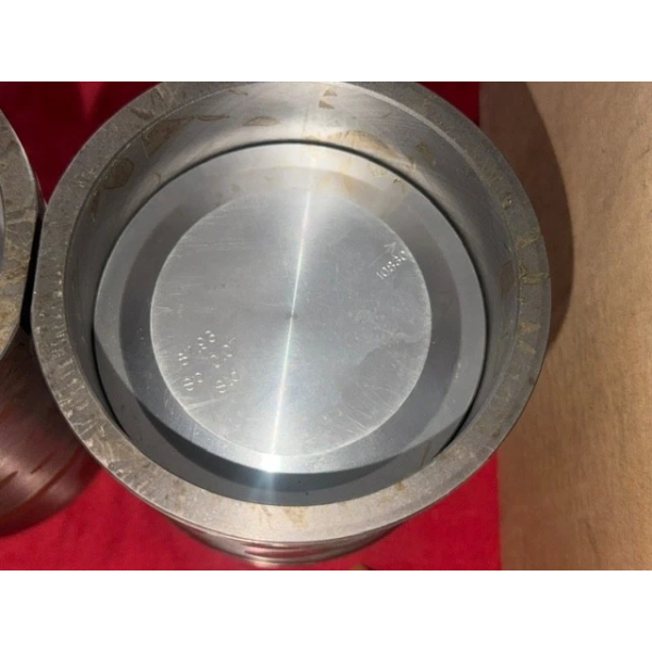 Kit Chemises Pistons 504 505 J9 Peugeot. Diamètre pistons 88 mm 1968 A 1983