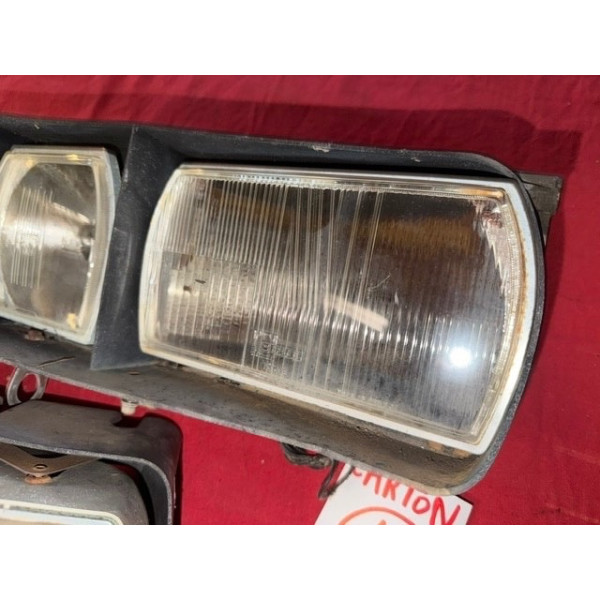 Ensemble de phares Cibie Citroën SM Maserati avec leurs supports