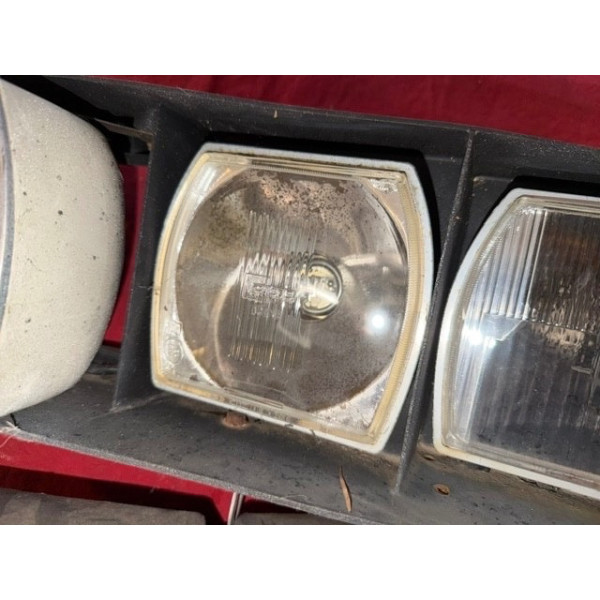 Ensemble de phares Cibie Citroën SM Maserati avec leurs supports