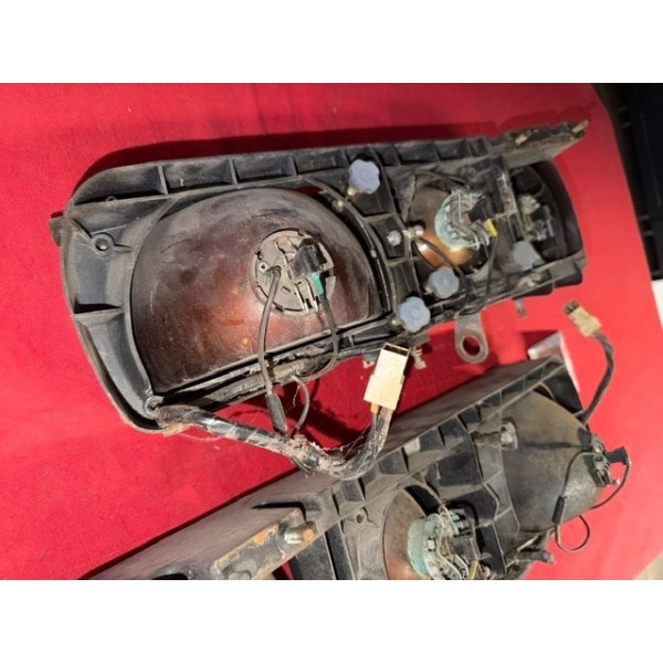 Ensemble de phares Cibie Citroën SM Maserati avec leurs supports
