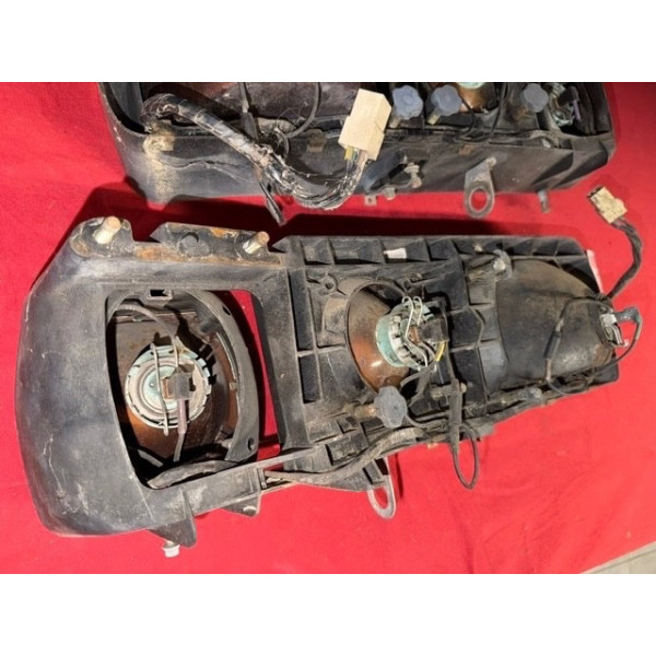 Ensemble de phares Cibie Citroën SM Maserati avec leurs supports