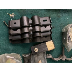 GROS LOT DE BRIDES D'ECHAPPEMENT NEUVE ORIGINAL CITROEN DS 1ERE GENERATION