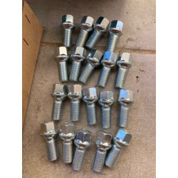 LOT DE 19 ECROUS DE ROUE NEUF ORIGINE RENAULT DIVERS ALPINE OU AUTRE DERIVE