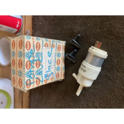 POMPE DE LAVE GLACE + GICLEURS NEUVE VOLKSWAGEN GOLF